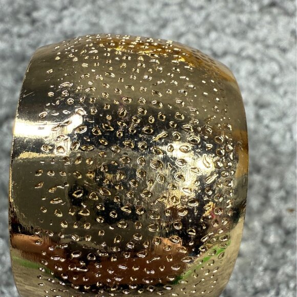 Gold Tone Metal Band Napkin Rings Set of 6 Textured Design Kitchen Dining Use - Picture 5 of 12